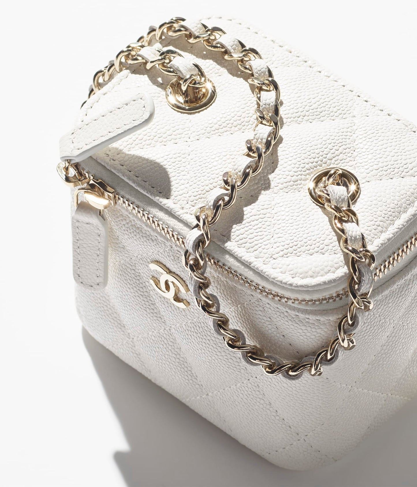 CLASSIC SMALL VANITY WITH CHAIN