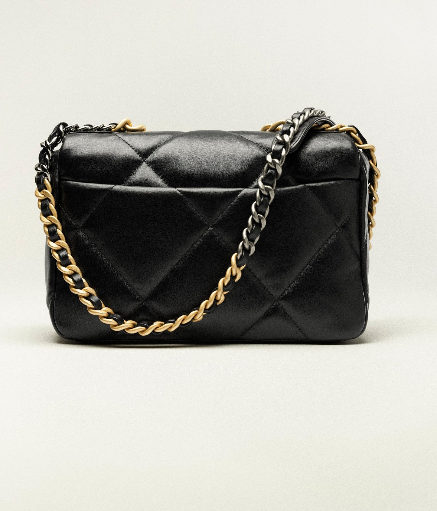 CHANEL 19 HANDBAG