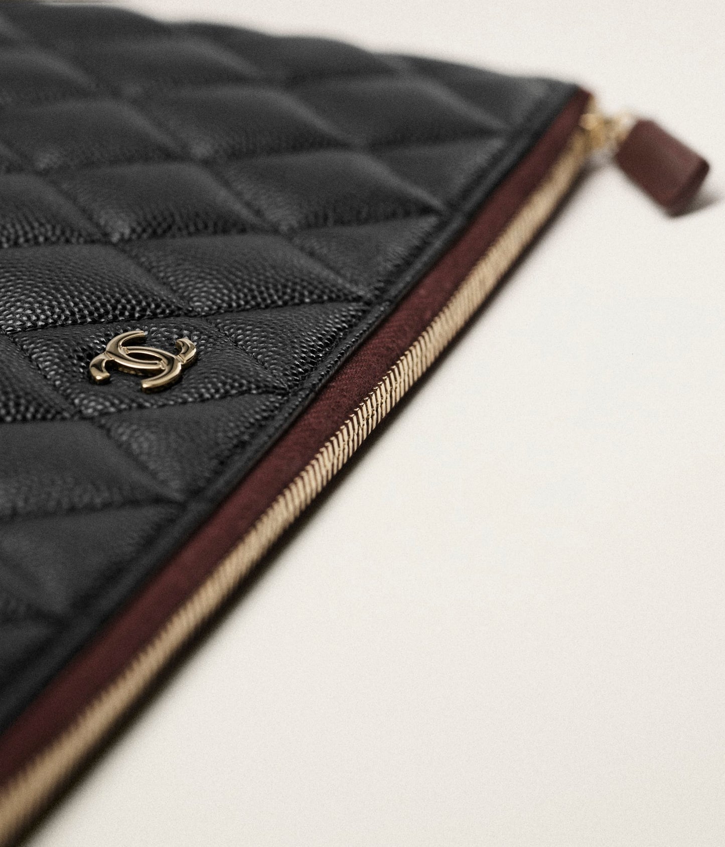 CLASSIC ZIPPED POUCH