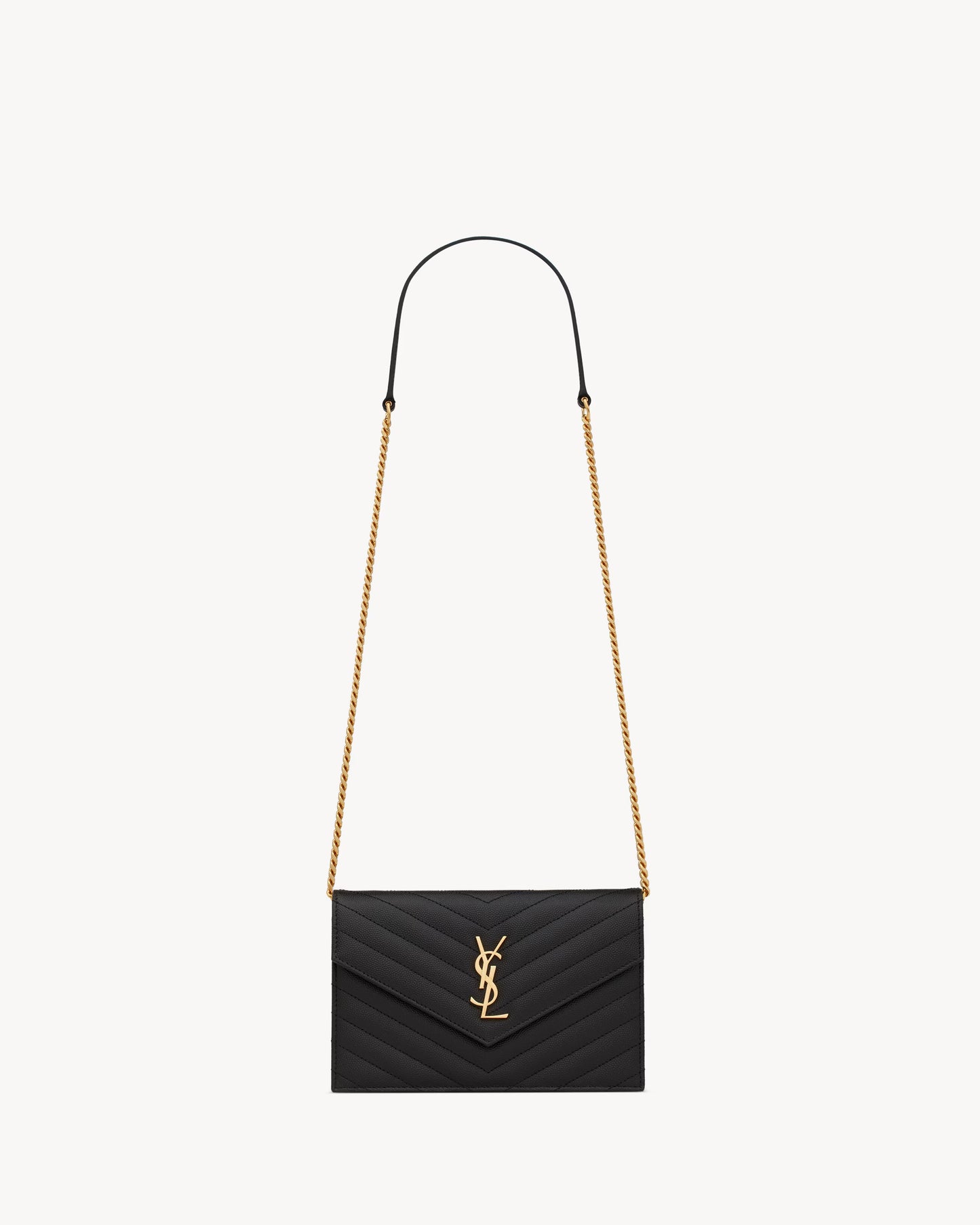 CASSANDRE ENVELOPE CHAIN WALLET IN GRAIN DE POUDRE LEATHER